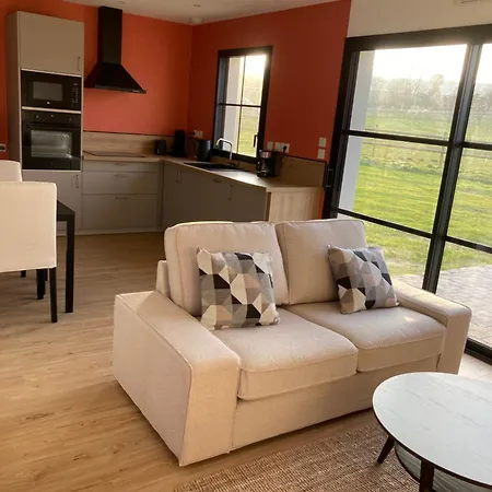 Les Petites Maisons Dans La Prairie - 2 Holiday home Maresville