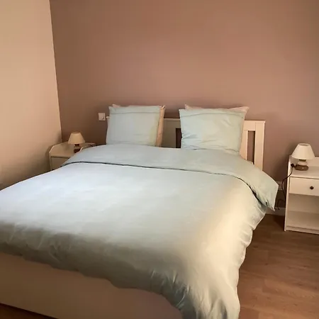 Les Petites Maisons Dans La Prairie - 2 *